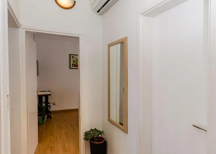 Jakov Apartment Jelsa (Hvar)