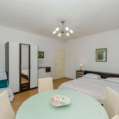 Appartement Jakov *